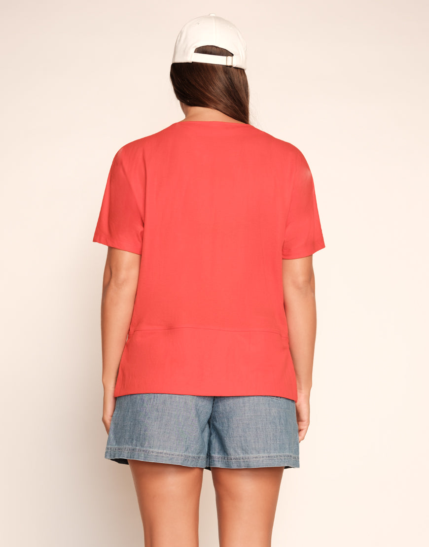 Meera Tee