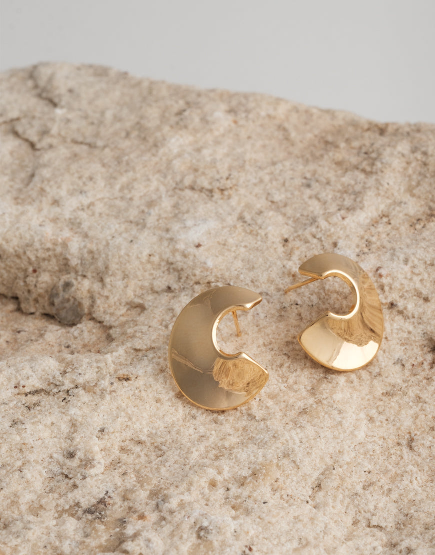 Vintage Chunky Gold cutout