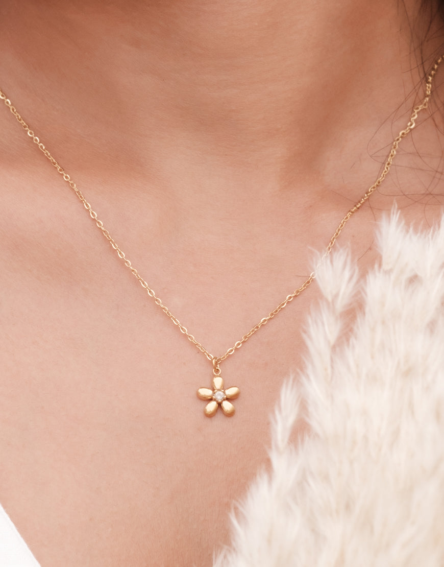 18K Plated Micro Wild Flower Pendant Necklace