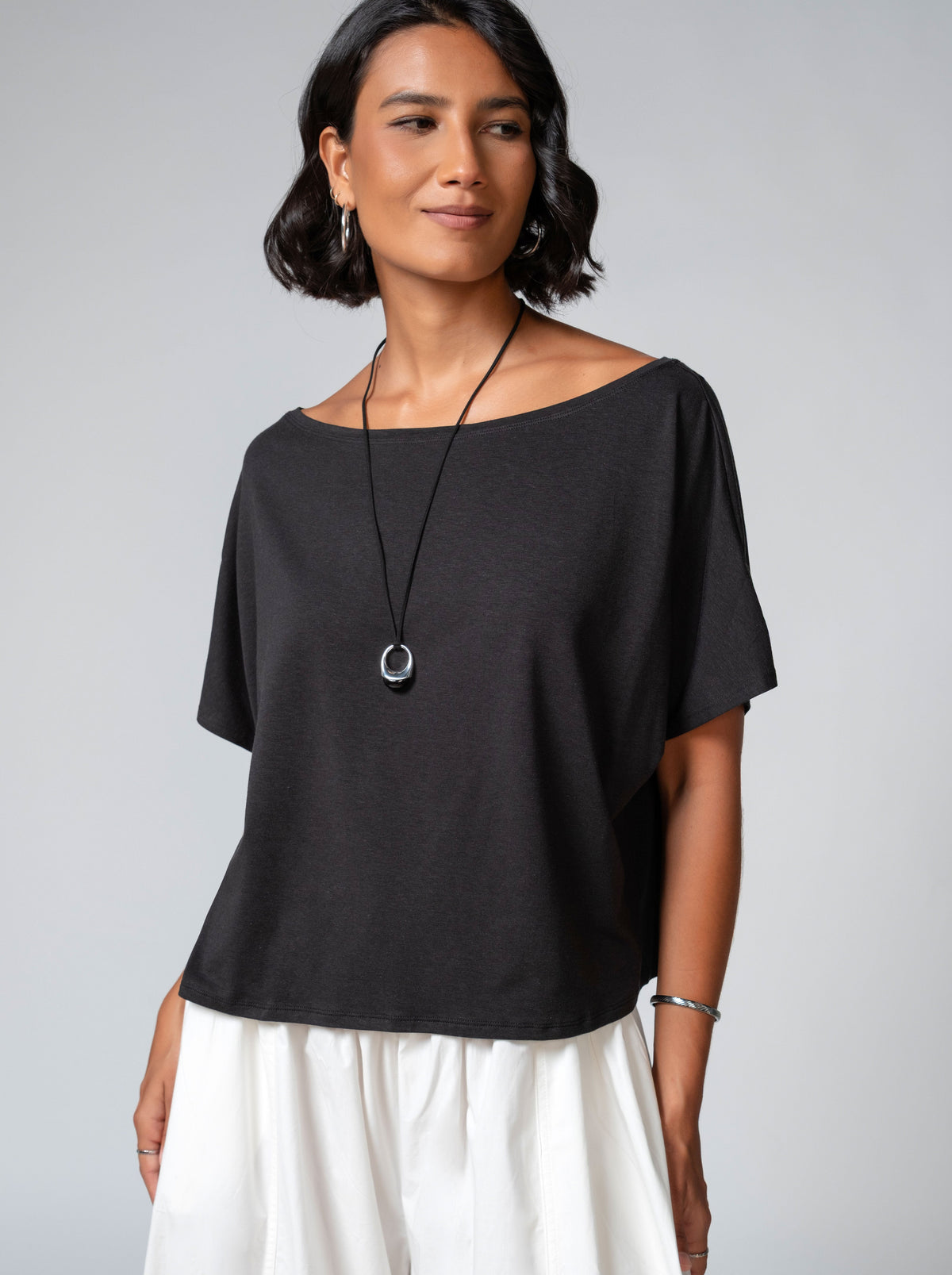 Akio Top