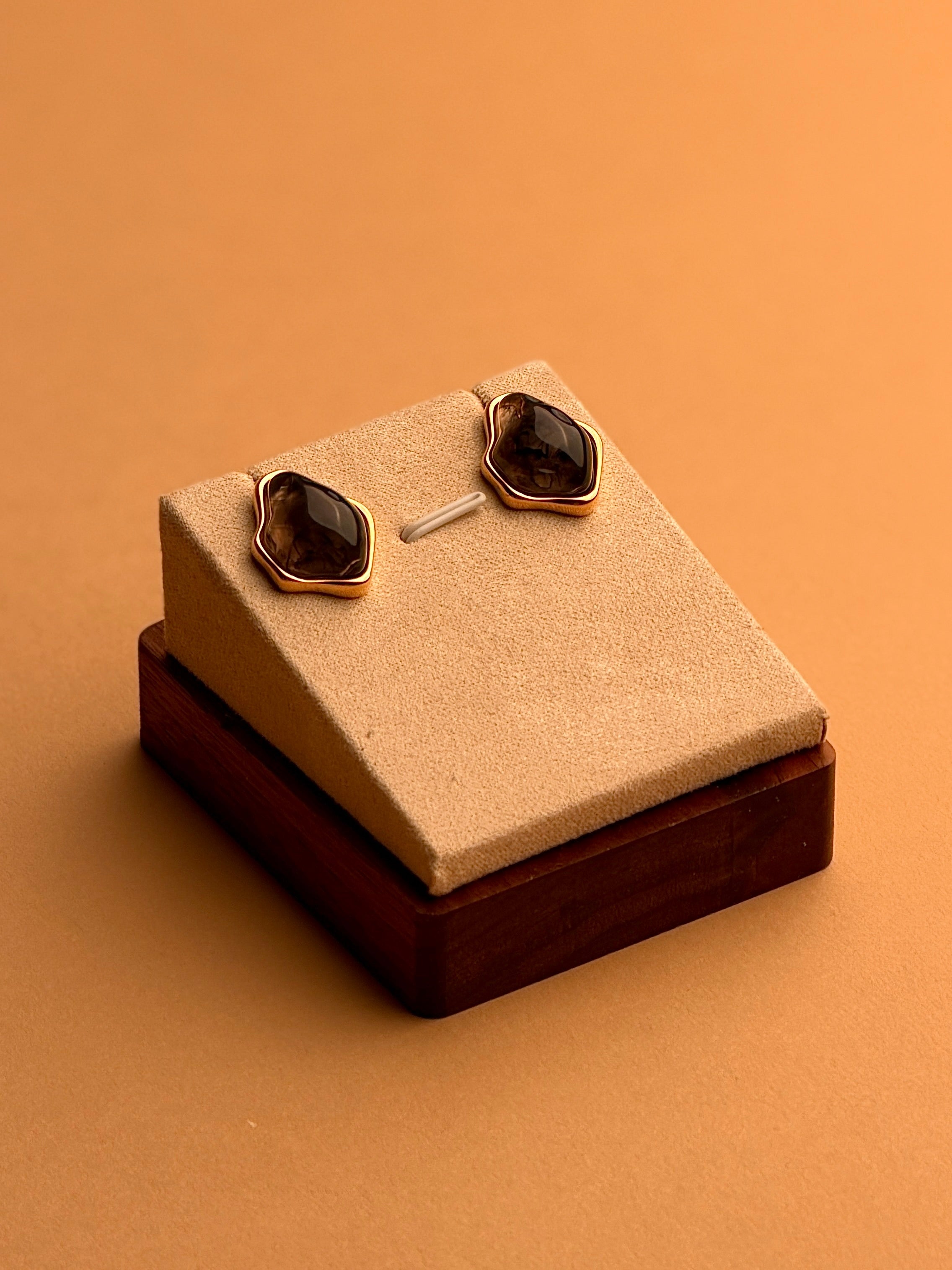 Resin Studs