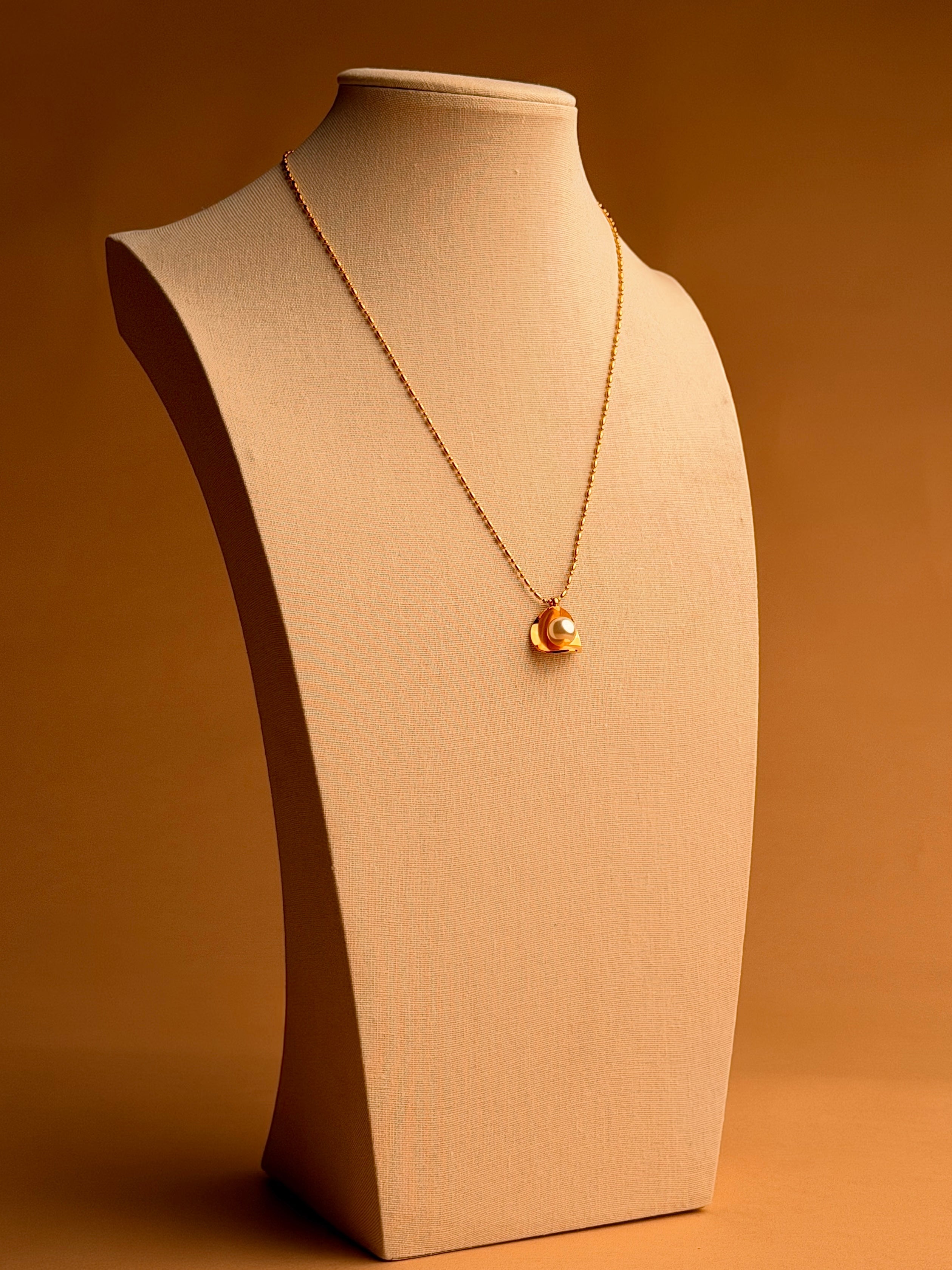 Necklace with Pearl Pendent
