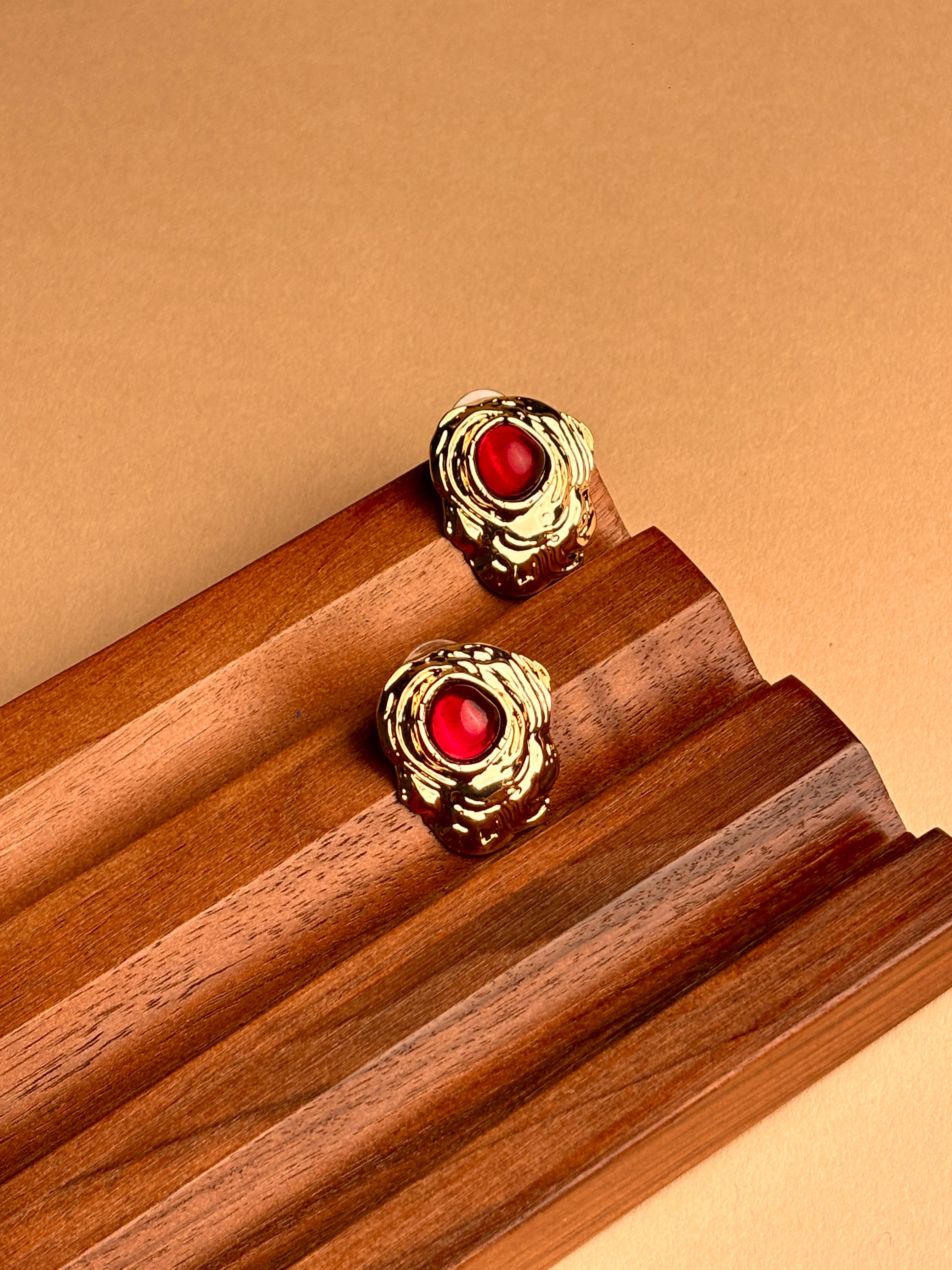 Burgundy Stone Vintage Earing