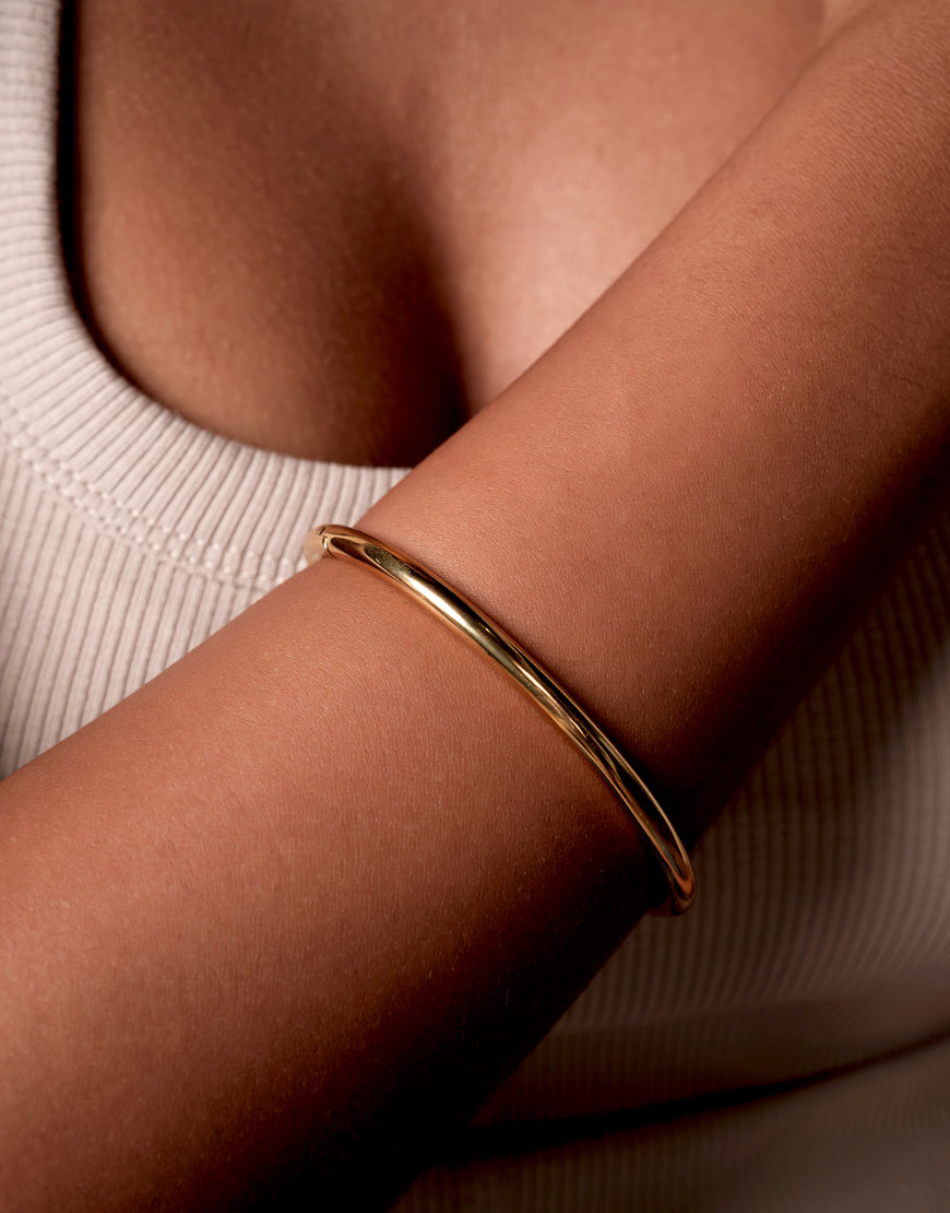 Minimal Gold Bangle